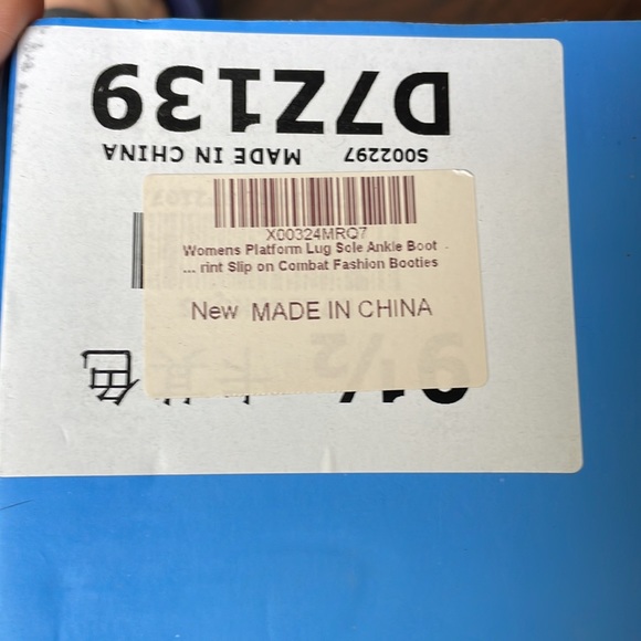 Women’s Brown NWT 9.5 Combat Fashion Booties - Picture 7 of 8